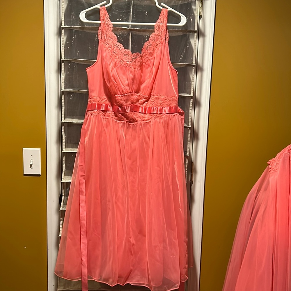 Beautiful pink peignoir set